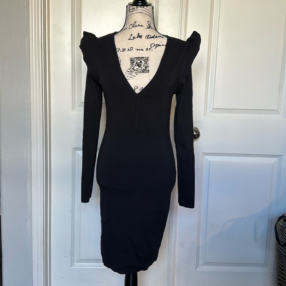 NWT Deep V Shoulder Puff Bandage Midi Dress